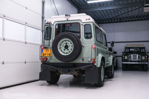 Land Rover Defender 90 2.5 Td5 | HUE 166 | Grasmere Green | Heritage | NL auto NAP | 2e eigenaar | A-Z onderhouden | Unieke auto |