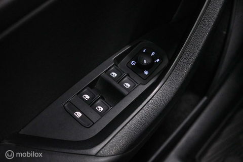 Škoda Kodiaq 1.4 TSI Style Business 7p | Adaptive | Led | NAP | Trekhaak | CarPlay | Navigatie |