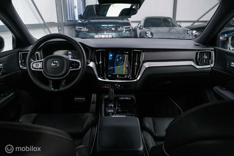 Volvo V60 2.0 T8 Recharge AWD R-Design | NL auto | DAB+ | CarPlay | Adaptive | Blis | Rijklaar |