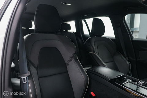 Volvo V60 2.0 T8 Recharge AWD R-Design | NL auto | DAB+ | CarPlay | Adaptive | Blis | Rijklaar |