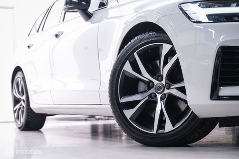 Volvo V60 2.0 T8 Recharge AWD R-Design | NL auto | DAB+ | CarPlay | Adaptive | Blis | Rijklaar |