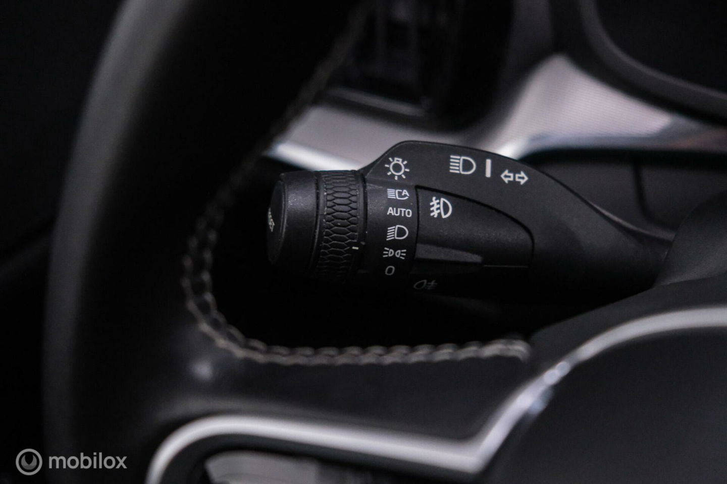 Volvo V60 2.0 T8 Recharge AWD R-Design | NL auto | DAB+ | CarPlay | Adaptive | Blis | Rijklaar |