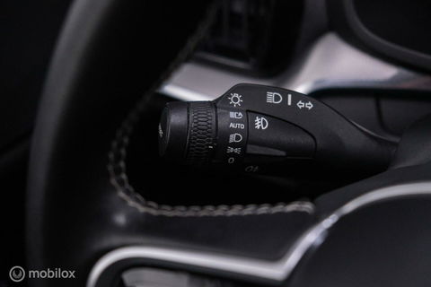 Volvo V60 2.0 T8 Recharge AWD R-Design | NL auto | DAB+ | CarPlay | Adaptive | Blis | Rijklaar |