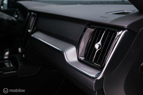 Volvo V60 2.0 T8 Recharge AWD R-Design | NL auto | DAB+ | CarPlay | Adaptive | Blis | Rijklaar |