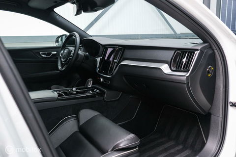 Volvo V60 2.0 T8 Recharge AWD R-Design | NL auto | DAB+ | CarPlay | Adaptive | Blis | Rijklaar |