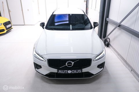 Volvo V60 2.0 T8 Recharge AWD R-Design | NL auto | DAB+ | CarPlay | Adaptive | Blis | Rijklaar |