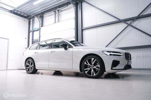 Volvo V60 2.0 T8 Recharge AWD R-Design | NL auto | DAB+ | CarPlay | Adaptive | Blis | Rijklaar |