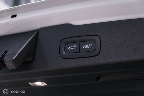 Volvo V60 2.0 T8 Recharge AWD R-Design | NL auto | DAB+ | CarPlay | Adaptive | Blis | Rijklaar |