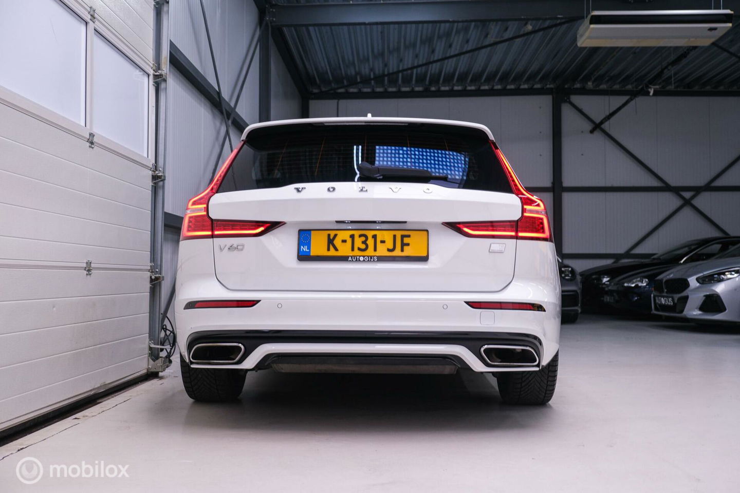 Volvo V60 2.0 T8 Recharge AWD R-Design | NL auto | DAB+ | CarPlay | Adaptive | Blis | Rijklaar |