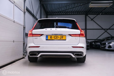 Volvo V60 2.0 T8 Recharge AWD R-Design | NL auto | DAB+ | CarPlay | Adaptive | Blis | Rijklaar |