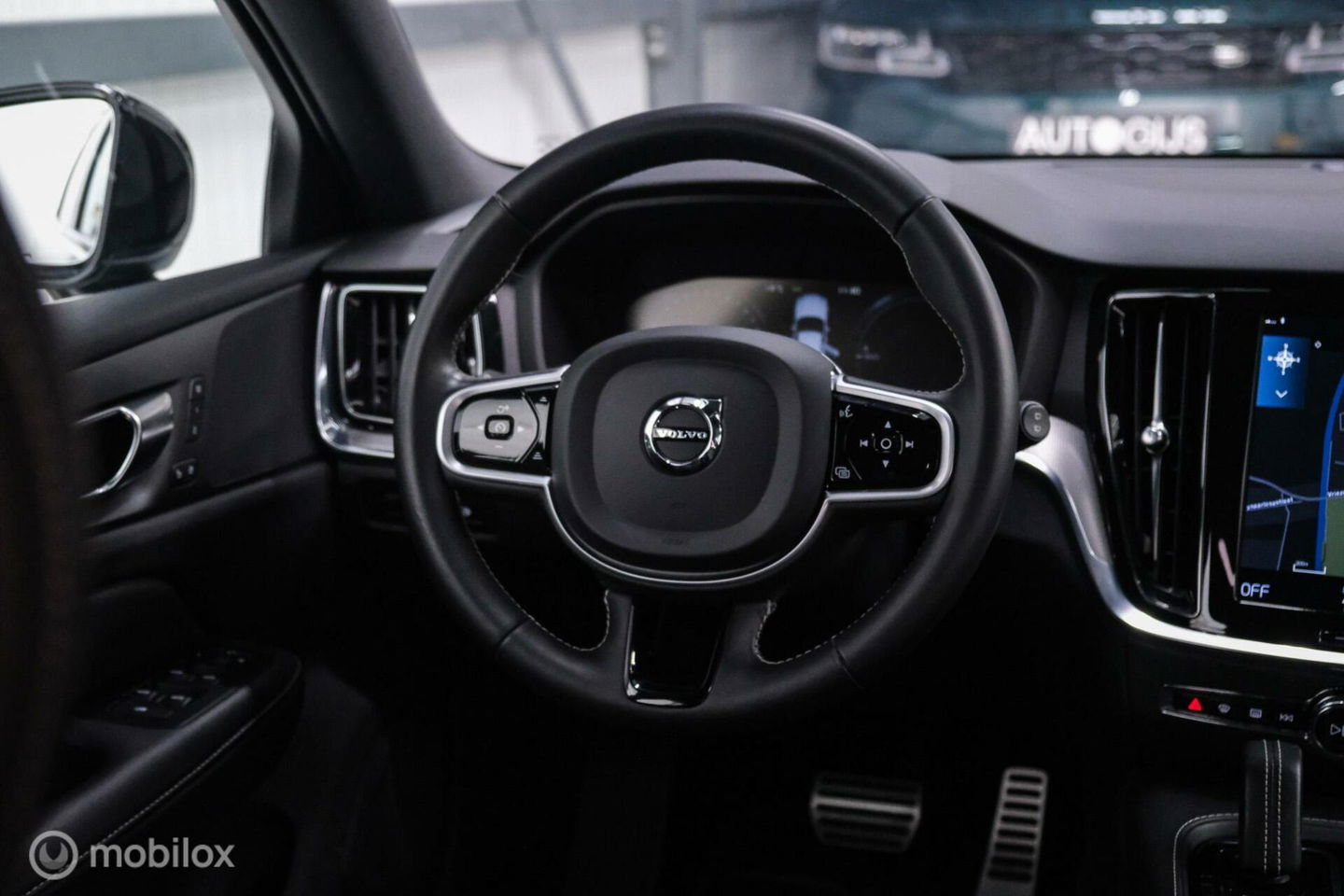 Volvo V60 2.0 T8 Recharge AWD R-Design | NL auto | DAB+ | CarPlay | Adaptive | Blis | Rijklaar |