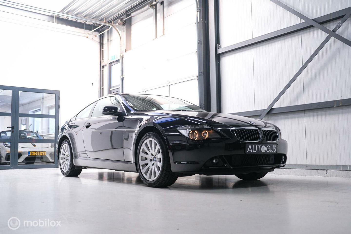 BMW 6 Serie 650i Coupe | Dealer OH | 2e eigenaar | youngtimer | Fiscaal aantrekkelijk | 368 pk |