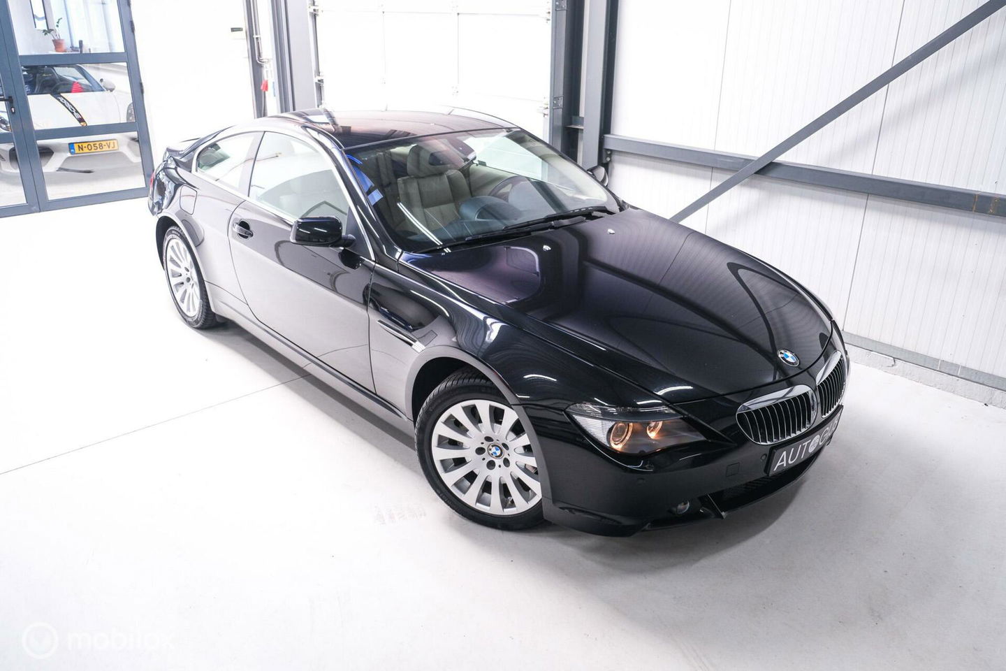 BMW 6 Serie 650i Coupe | Dealer OH | 2e eigenaar | youngtimer | Fiscaal aantrekkelijk | 368 pk |