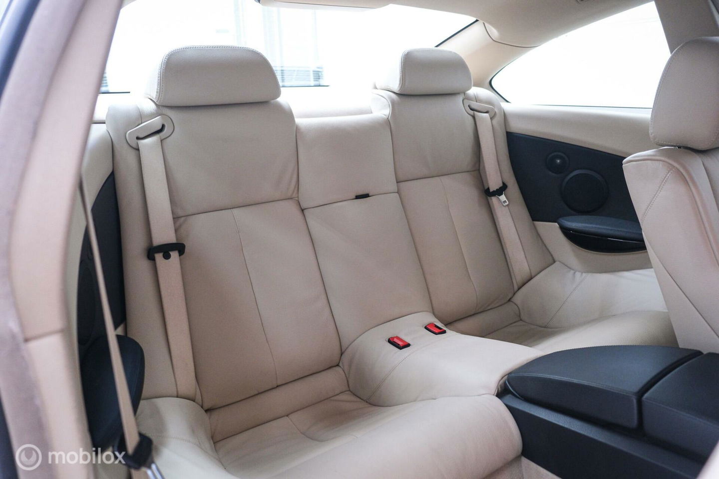 BMW 6 Serie 650i Coupe | Dealer OH | 2e eigenaar | youngtimer | Fiscaal aantrekkelijk | 368 pk |