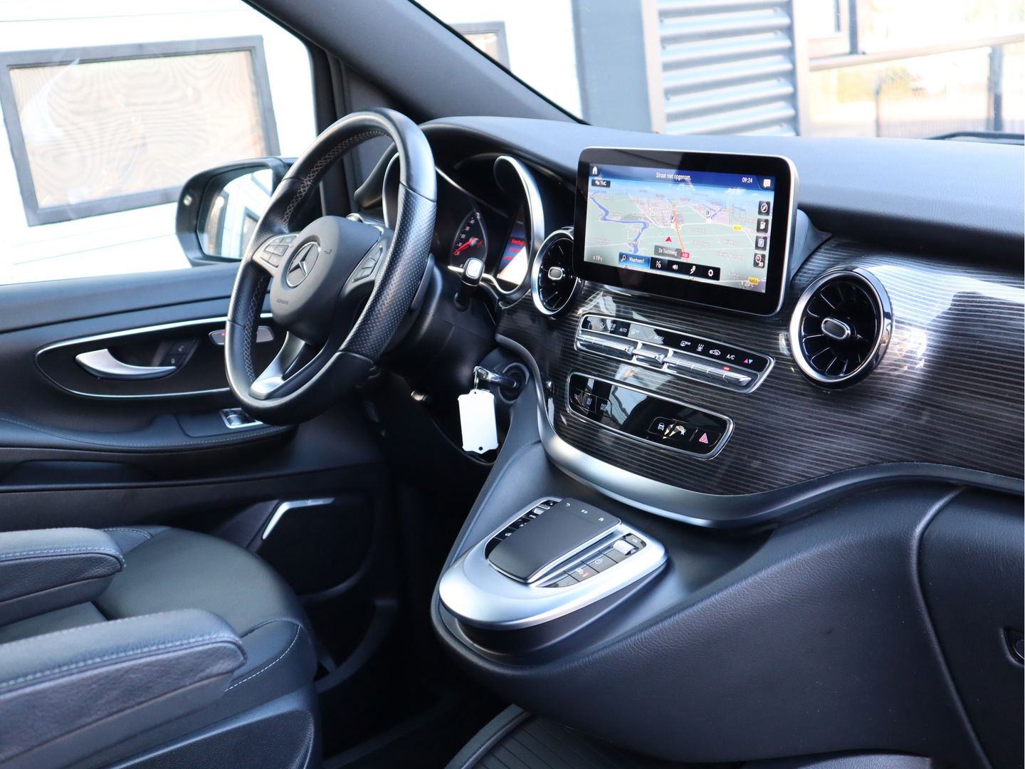 Mercedes-Benz EQV 300 L3 Extra lang 90 kWh | incl.BTW | 2+3+3 = 8 Pers | NL-Auto