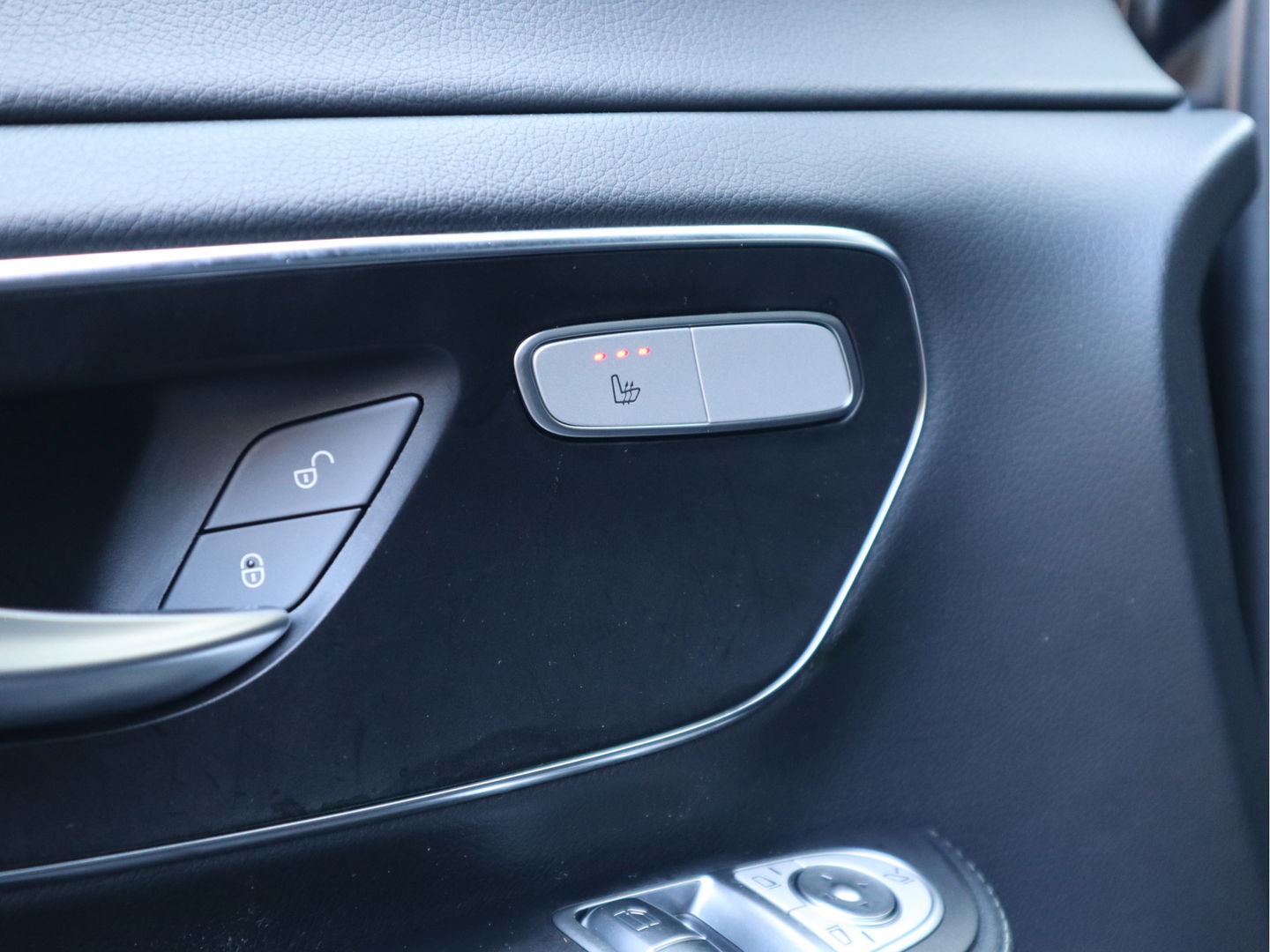 Mercedes-Benz EQV 300 L3 Extra lang 90 kWh | incl.BTW | 2+3+3 = 8 Pers | NL-Auto