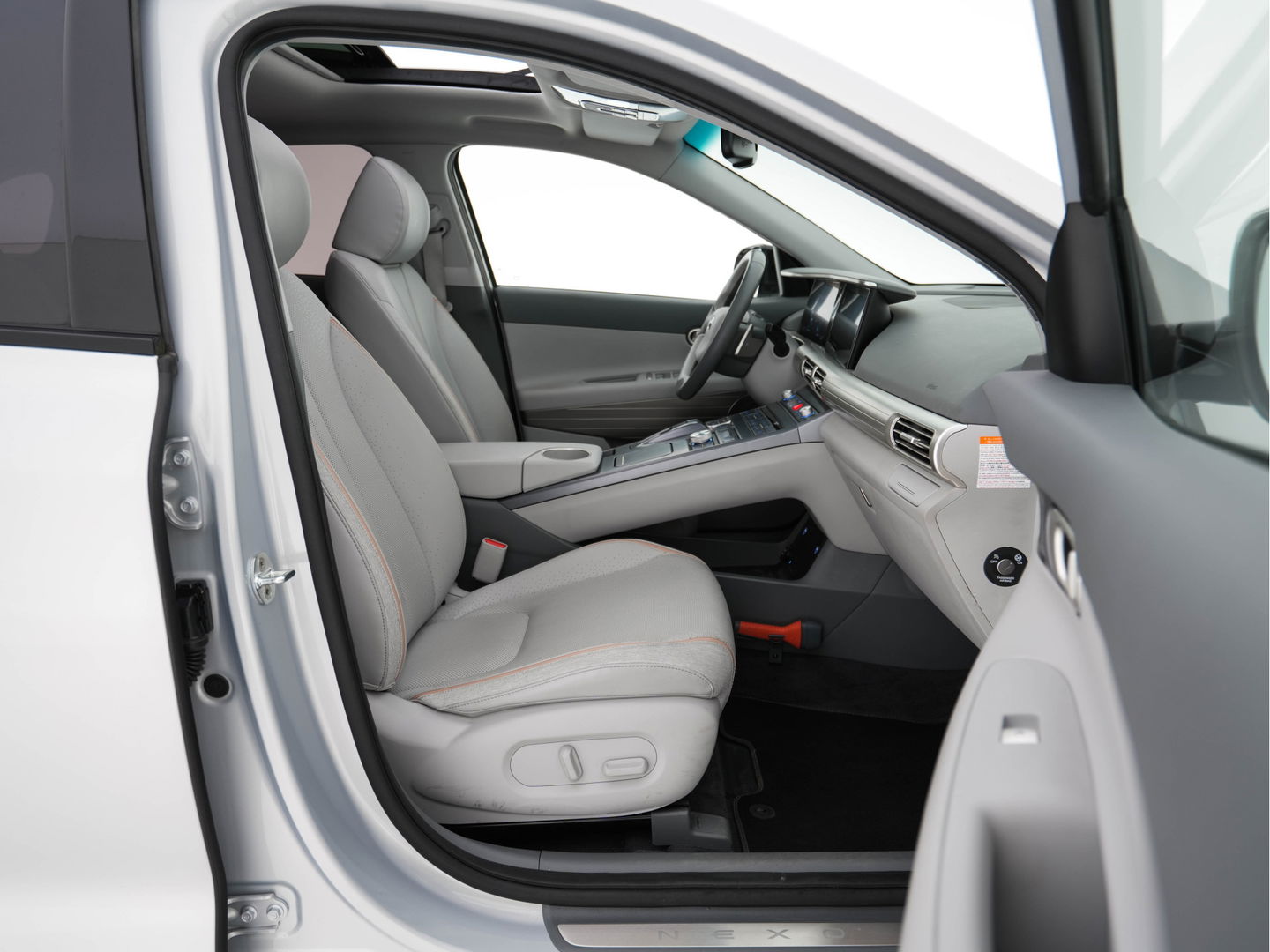 Hyundai NEXO FCEV Plus Pack [ HYDROGENIUM ] (INCL-BTW) (WATERSTOF) *PANO | NAPPA-FULL-LEATHER | NAVI-FULLMAP | ADAPT.CRUISE |  FULL-LED | KEYLESS | DAB |  KRELL-AUDIO | WIDESCREEN-COCKPIT | SURROUND-VIEW | SHIFT-PADDLES | COMFORT-SEATS