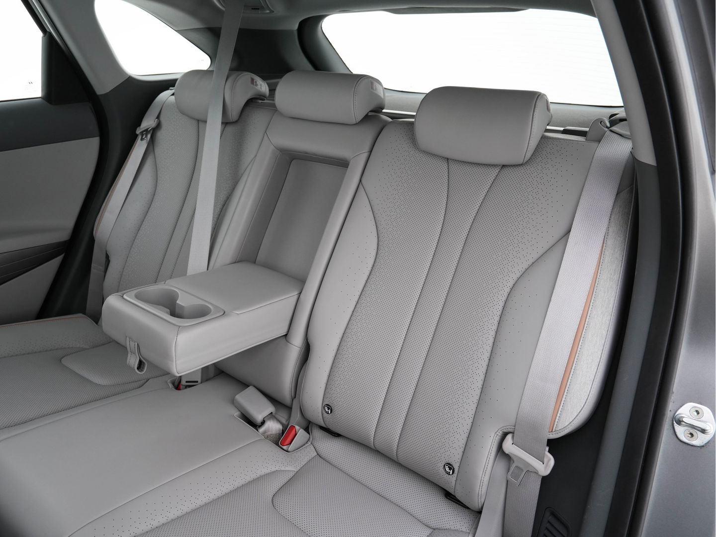 Hyundai NEXO FCEV Plus Pack [ HYDROGENIUM ] (INCL-BTW) (WATERSTOF) *PANO | NAPPA-FULL-LEATHER | NAVI-FULLMAP | ADAPT.CRUISE |  FULL-LED | KEYLESS | DAB |  KRELL-AUDIO | DIGI-WIDESCREEN-COCKPIT | SURROUND-VIEW | SHIFT-PADDLES | COMFORT.