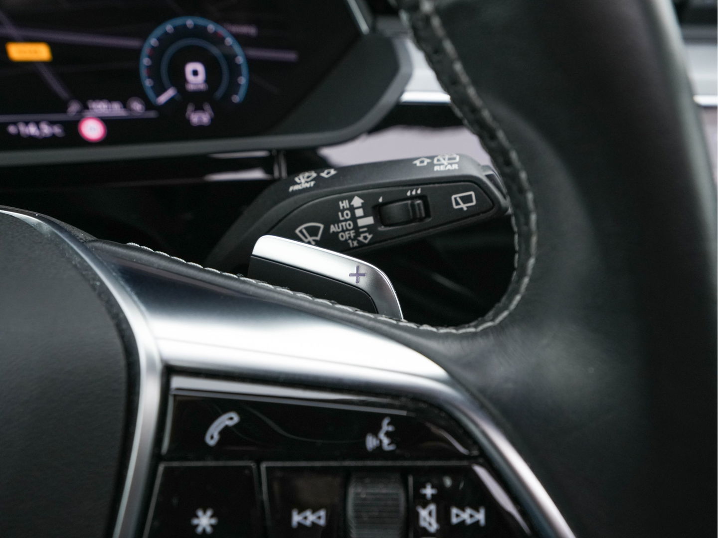 Audi e-tron 50 Quattro S-Line-Edition 71 kWh [ 3-Fase ] (INCL-BTW) *PANO | LEATHER-ALCANTARA | DIGI-COCKPIT | FULL-LED | ADAPTIVE-CRUISE | MEMORY-PACK | SPORT-SEATS | AIR-SUSPENSION | NAVI-FULLMAP | HEATED-SEATS | DAB | SHIFT-PADDLES |  21''ALU*