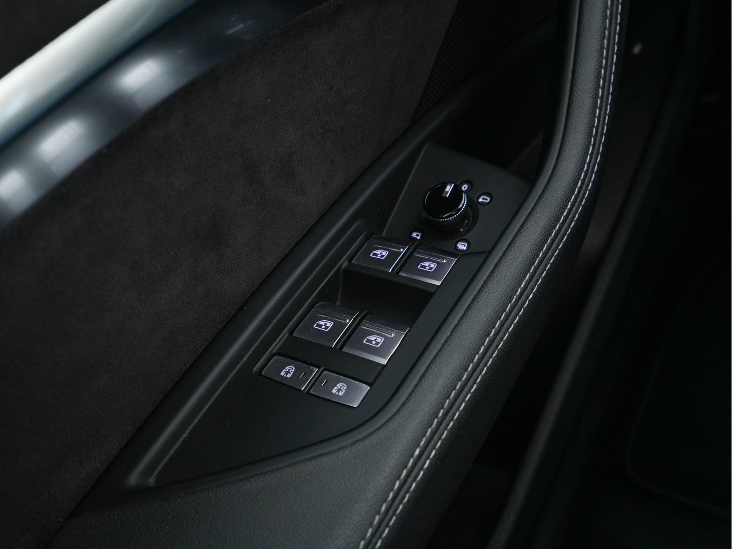 Audi e-tron 50 Quattro S-Line-Edition 71 kWh [ 3-Fase ] (INCL-BTW) *PANO | LEATHER-ALCANTARA | DIGI-COCKPIT | FULL-LED | ADAPTIVE-CRUISE | MEMORY-PACK | SPORT-SEATS | AIR-SUSPENSION | NAVI-FULLMAP | HEATED-SEATS | DAB | SHIFT-PADDLES |  21''ALU*