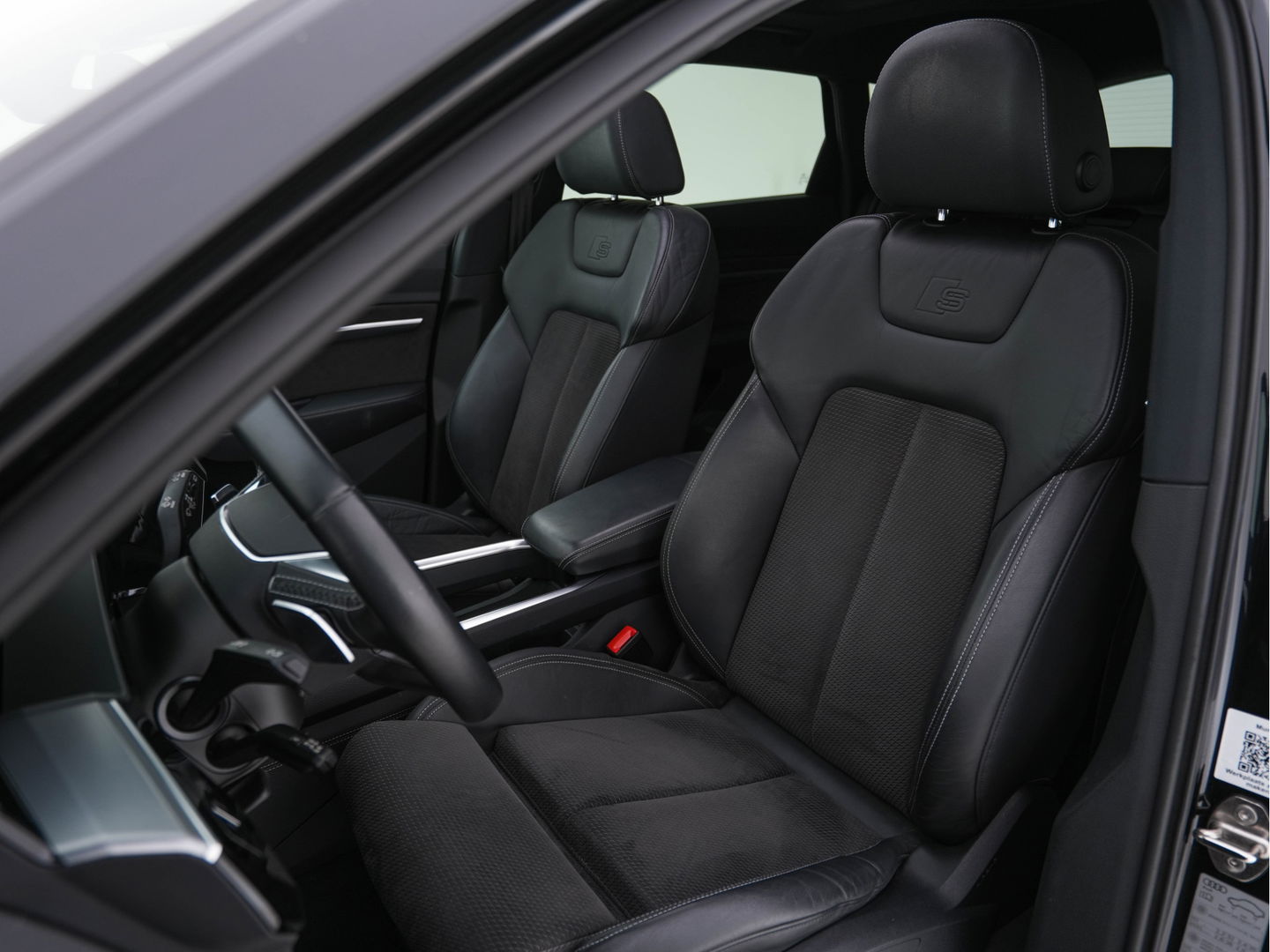 Audi e-tron 50 Quattro S-Line-Edition 71 kWh [ 3-Fase ] (INCL-BTW) *PANO | LEATHER-ALCANTARA | DIGI-COCKPIT | FULL-LED | ADAPTIVE-CRUISE | MEMORY-PACK | SPORT-SEATS | AIR-SUSPENSION | NAVI-FULLMAP | HEATED-SEATS | DAB | SHIFT-PADDLES |  21''ALU*