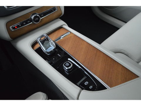 Volvo XC90 T8 Long Range Hybride AWD Inscription | Trekhaak 2400KG | Pilot-Assist | Camera | Panoramadak | Stoel+Stuur Verwarmd |