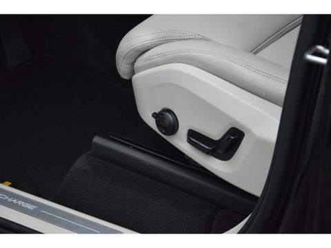 Volvo XC90 T8 Long Range Hybride AWD Inscription | Trekhaak 2400KG | Pilot-Assist | Camera | Panoramadak | Stoel+Stuur Verwarmd |