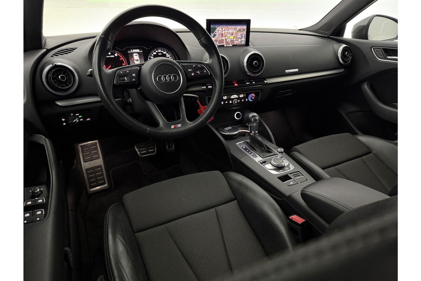 Audi A3 Limousine 30 TFSI S-line Automaat LED Clima Cruise Navi PDC 18"LMV