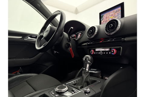 Audi A3 Limousine 30 TFSI S-line Automaat LED Clima Cruise Navi PDC 18"LMV