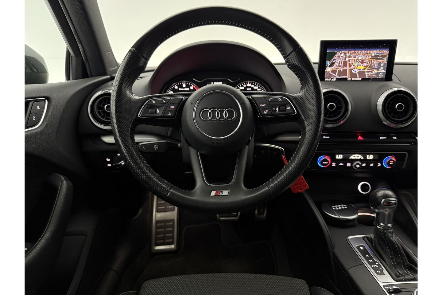 Audi A3 Limousine 30 TFSI S-line Automaat LED Clima Cruise Navi PDC 18"LMV