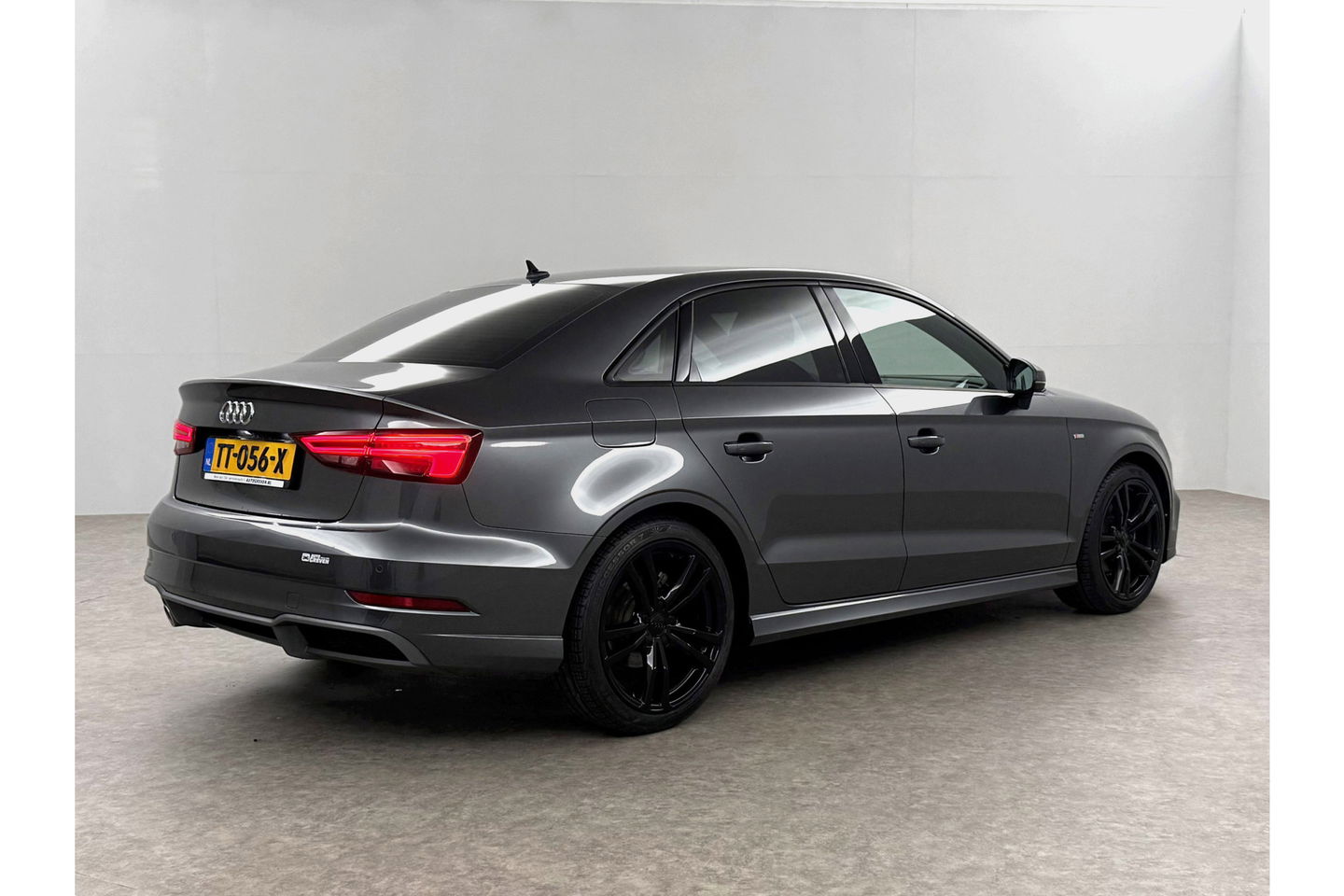 Audi A3 Limousine 30 TFSI S-line Automaat LED Clima Cruise Navi PDC 18"LMV