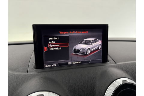 Audi A3 Limousine 30 TFSI S-line Automaat LED Clima Cruise Navi PDC 18"LMV