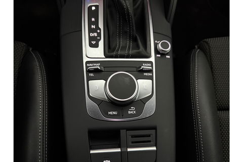 Audi A3 Limousine 30 TFSI S-line Automaat LED Clima Cruise Navi PDC 18"LMV