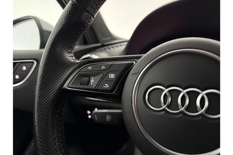 Audi A3 Limousine 30 TFSI S-line Automaat LED Clima Cruise Navi PDC 18"LMV