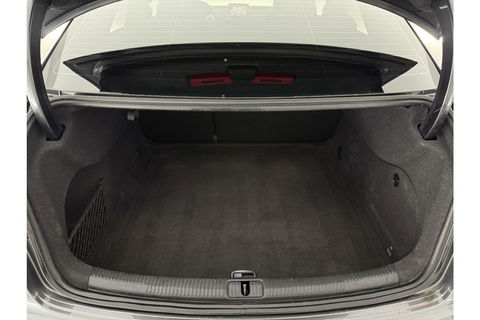 Audi A3 Limousine 30 TFSI S-line Automaat LED Clima Cruise Navi PDC 18"LMV