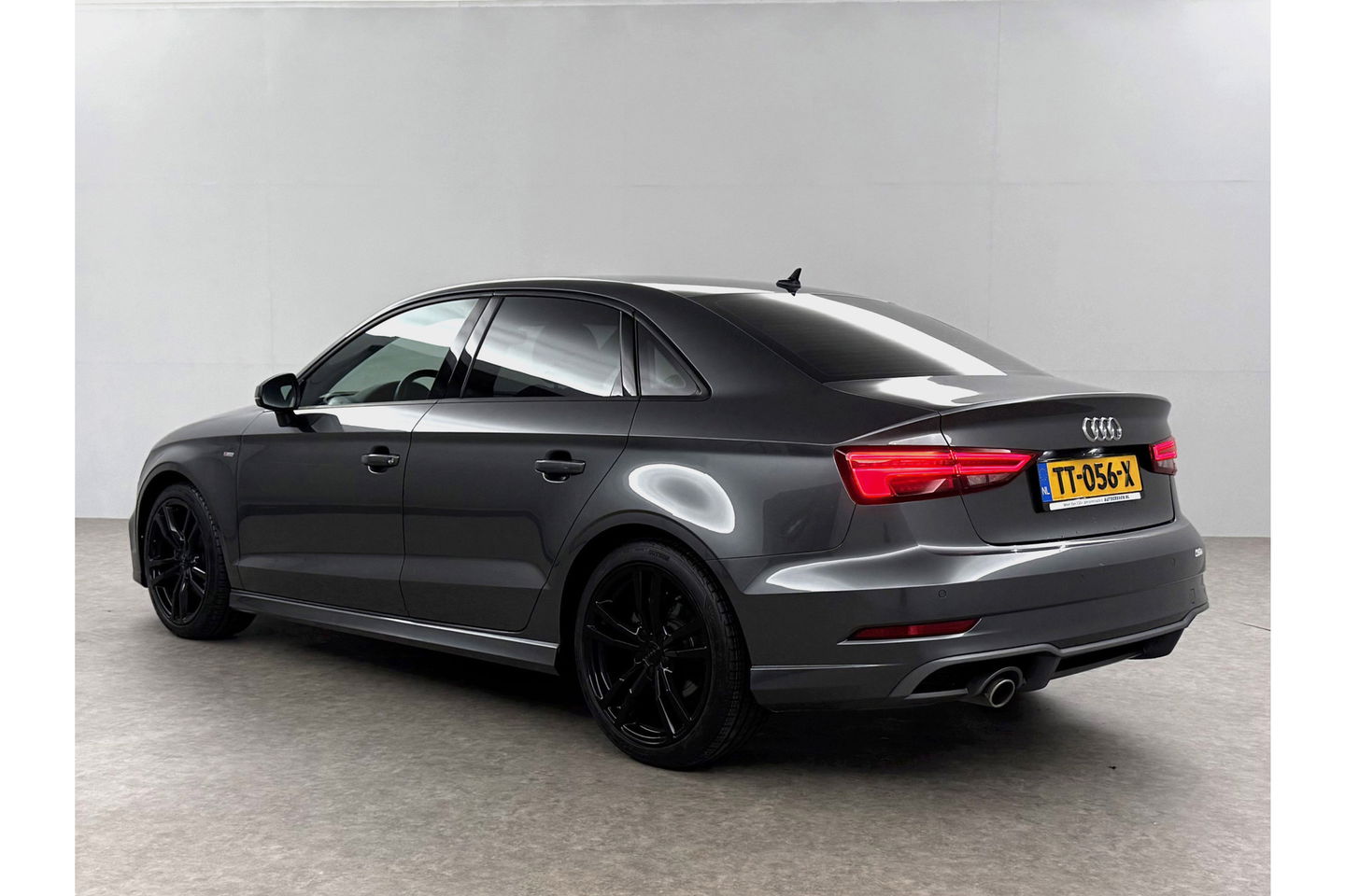 Audi A3 Limousine 30 TFSI S-line Automaat LED Clima Cruise Navi PDC 18"LMV