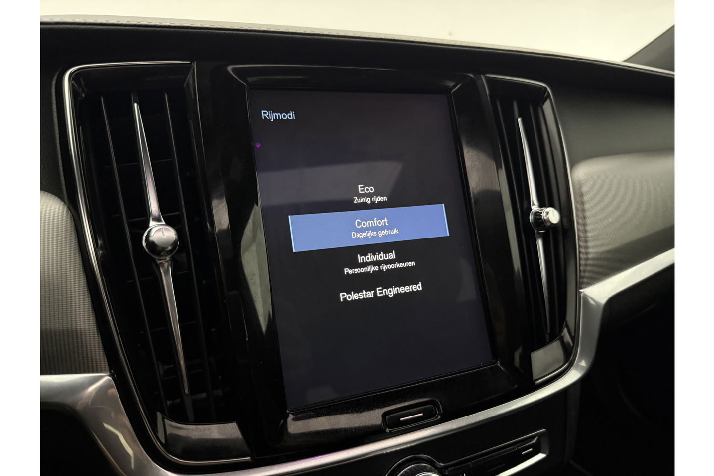Volvo V90 2.0 T4 Business Sport 191PK Pano Sfeer Virtual Harman/Kardon Head-up LED Carplay Camera Memory-seat Clima Cruise Navi PDC 19''LMV