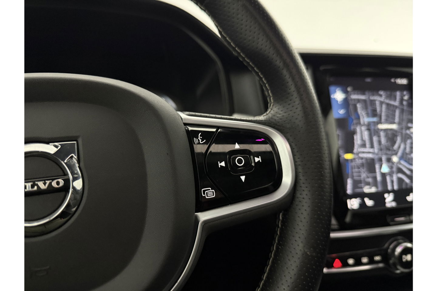 Volvo V90 2.0 T4 Business Sport 191PK Pano Sfeer Virtual Harman/Kardon Head-up LED Carplay Camera Memory-seat Clima Cruise Navi PDC 19''LMV