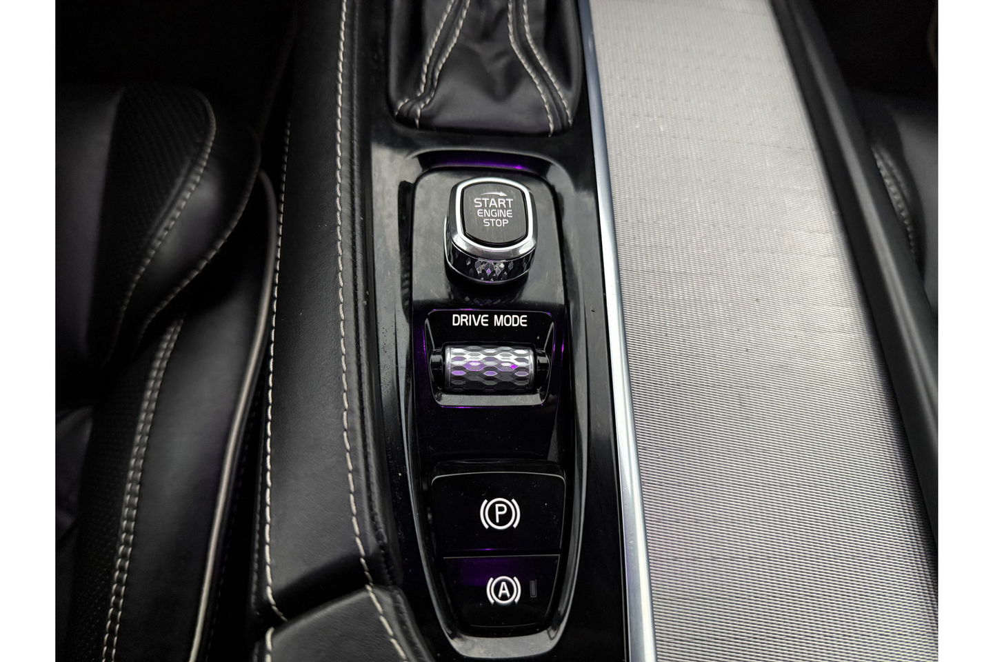 Volvo V90 2.0 T4 Business Sport 191PK Pano Sfeer Virtual Harman/Kardon Head-up LED Carplay Camera Memory-seat Clima Cruise Navi PDC 19''LMV