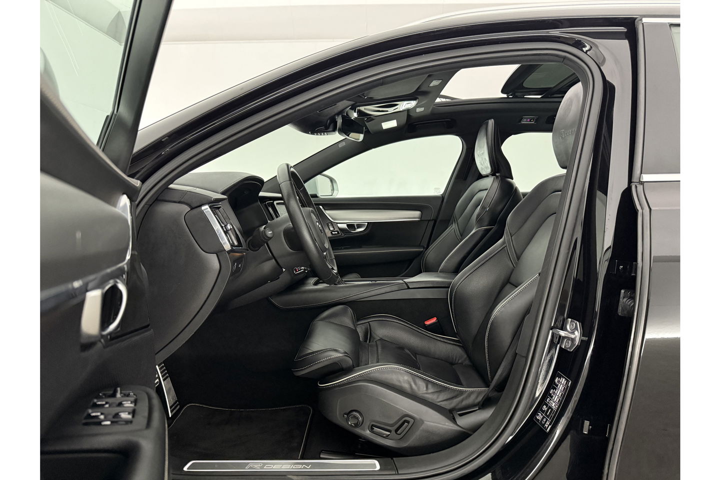 Volvo V90 2.0 T4 Business Sport 191PK Pano Sfeer Virtual Harman/Kardon Head-up LED Carplay Camera Memory-seat Clima Cruise Navi PDC 19''LMV