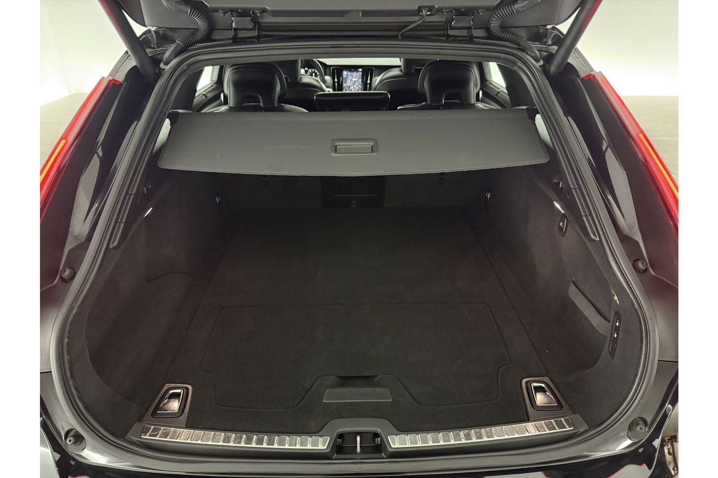 Volvo V90 2.0 T4 Business Sport 191PK Pano Sfeer Virtual Harman/Kardon Head-up LED Carplay Camera Memory-seat Clima Cruise Navi PDC 19''LMV