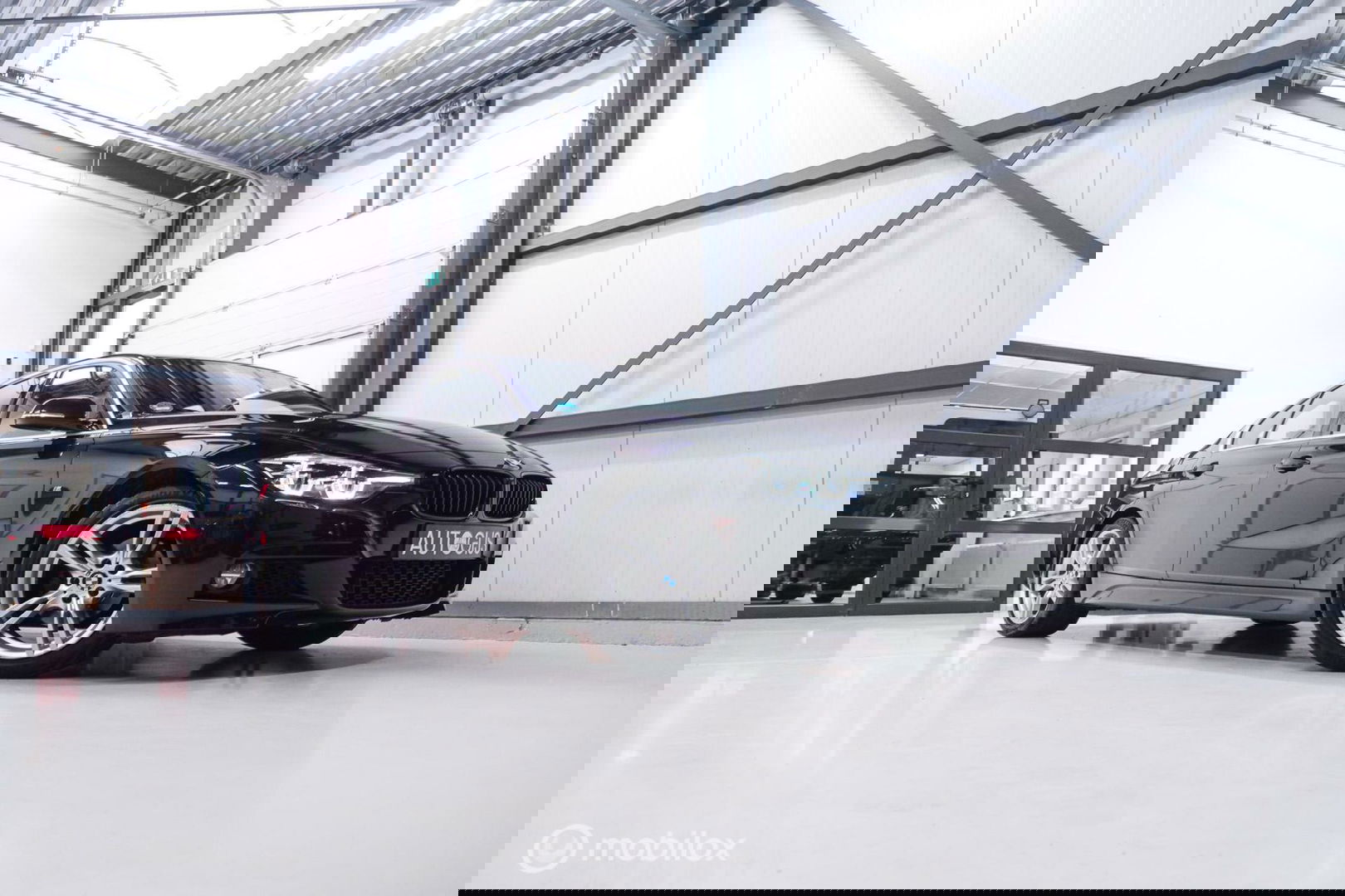 BMW 3 Serie 318i M Sport Edition | Leder | VC | LED | Navipro | Orig NL NAP | M pakket |