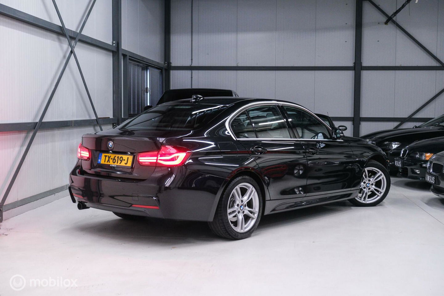 BMW 3 Serie 318i M Sport Edition | Leder | VC | LED | Navipro | Orig NL NAP | M pakket |