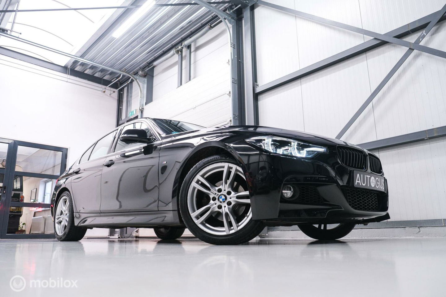 BMW 3 Serie 318i M Sport Edition | Leder | VC | LED | Navipro | Orig NL NAP | M pakket |