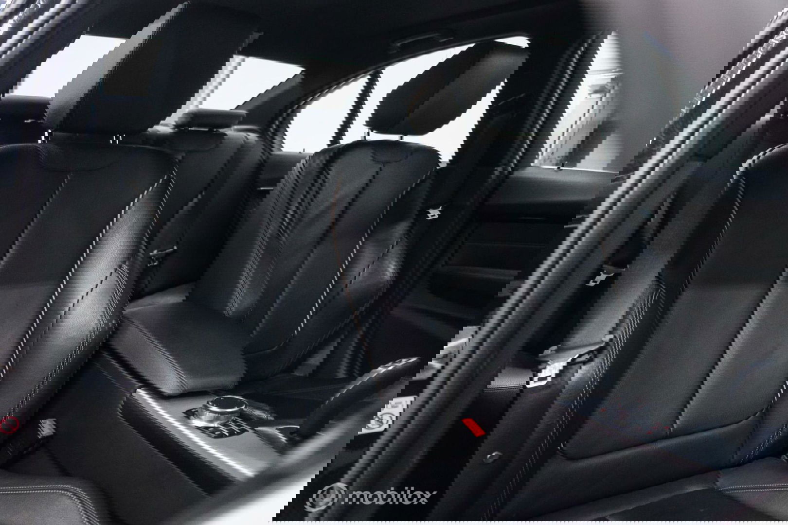 BMW 3 Serie 318i M Sport Edition | Leder | VC | LED | Navipro | Orig NL NAP | M pakket |