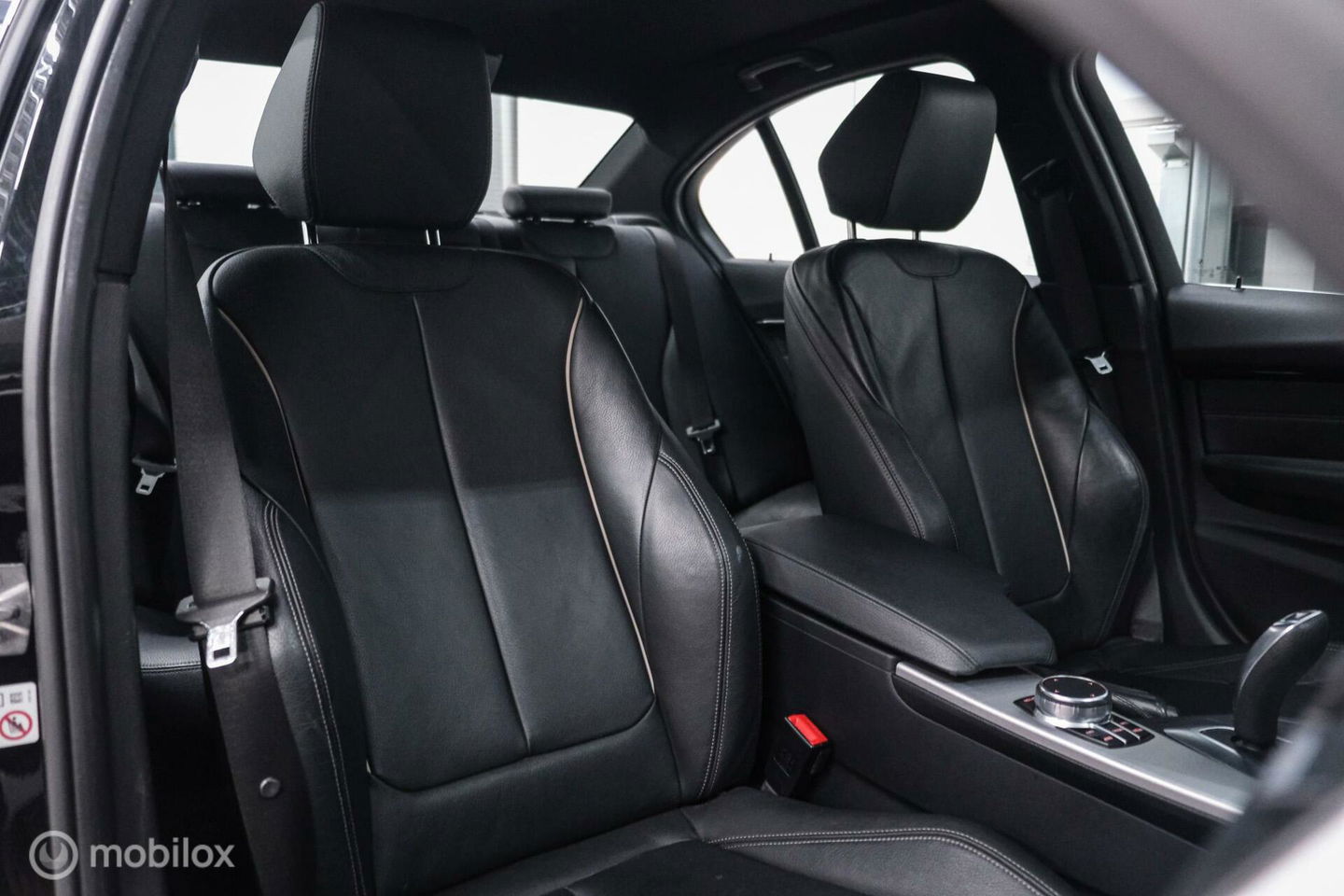 BMW 3 Serie 318i M Sport Edition | Leder | VC | LED | Navipro | Orig NL NAP | M pakket |