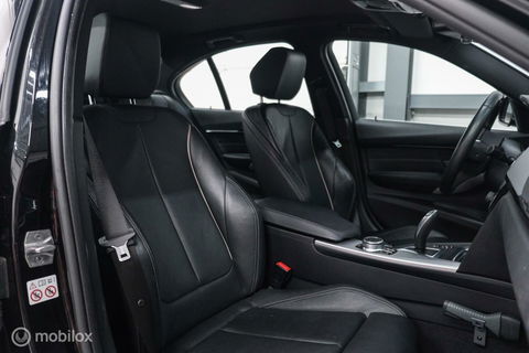 BMW 3 Serie 318i M Sport Edition | Leder | VC | LED | Navipro | Orig NL NAP | M pakket |