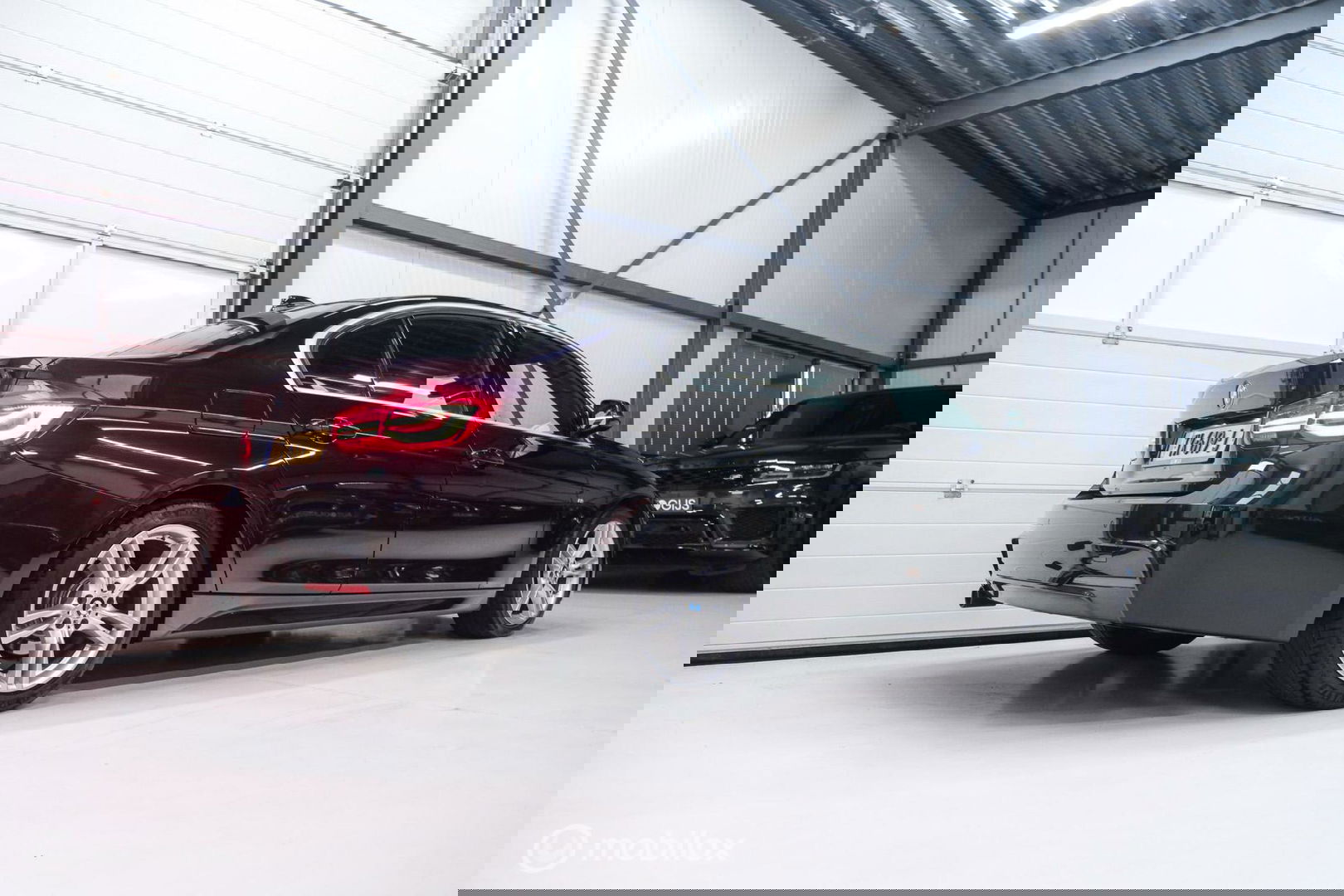 BMW 3 Serie 318i M Sport Edition | Leder | VC | LED | Navipro | Orig NL NAP | M pakket |