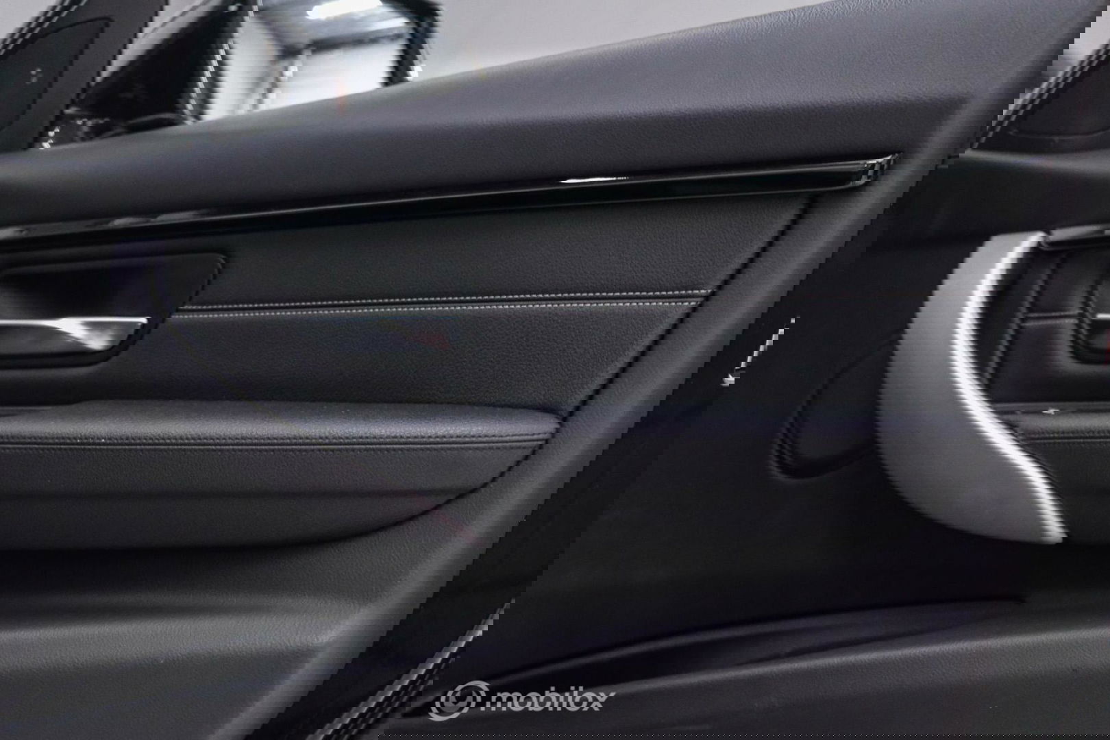 BMW 3 Serie 318i M Sport Edition | Leder | VC | LED | Navipro | Orig NL NAP | M pakket |