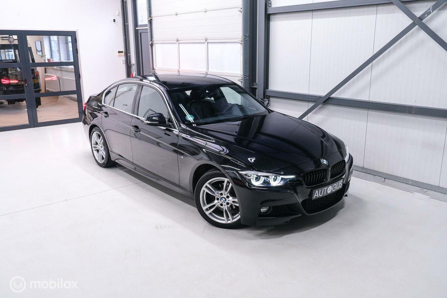BMW 3 Serie 318i M Sport Edition | Leder | VC | LED | Navipro | Orig NL NAP | M pakket |